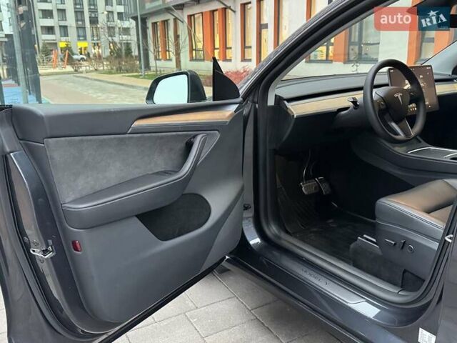 Сірий Тесла Model Y, об'ємом двигуна 0 л та пробігом 27 тис. км за 30900 $, фото 8 на Automoto.ua
