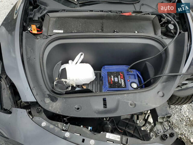 Серый Тесла Model Y, объемом двигателя 0 л и пробегом 7 тыс. км за 19990 $, фото 5 на Automoto.ua