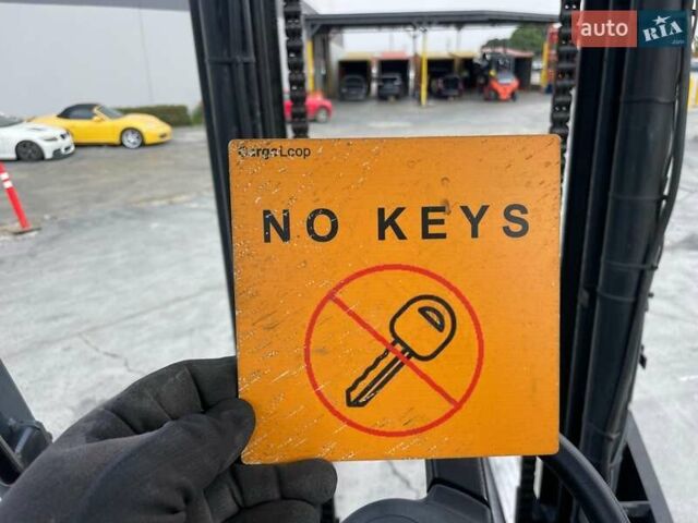 Серый Тесла Model Y, объемом двигателя 0 л и пробегом 36 тыс. км за 17800 $, фото 17 на Automoto.ua