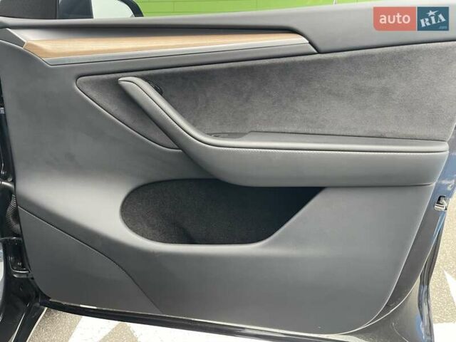 Серый Тесла Model Y, объемом двигателя 0 л и пробегом 22 тыс. км за 34700 $, фото 33 на Automoto.ua