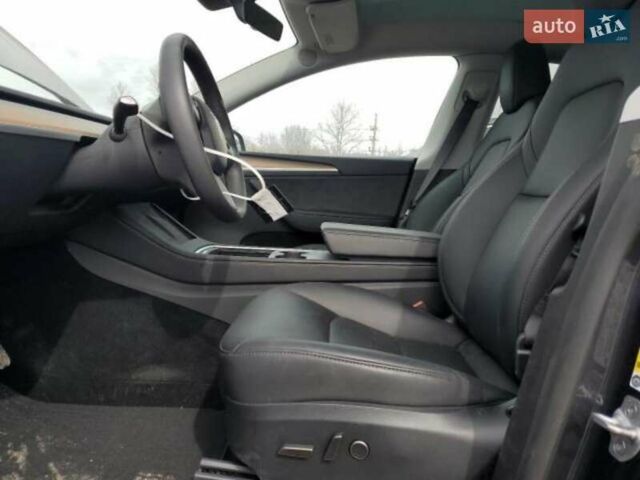 Серый Тесла Model Y, объемом двигателя 0 л и пробегом 16 тыс. км за 28000 $, фото 6 на Automoto.ua
