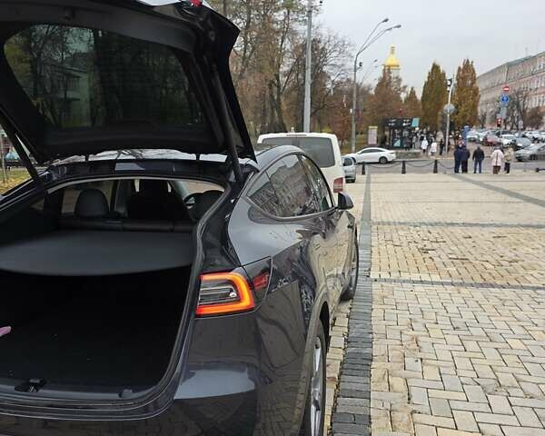 Серый Тесла Model Y, объемом двигателя 0 л и пробегом 39 тыс. км за 31700 $, фото 8 на Automoto.ua