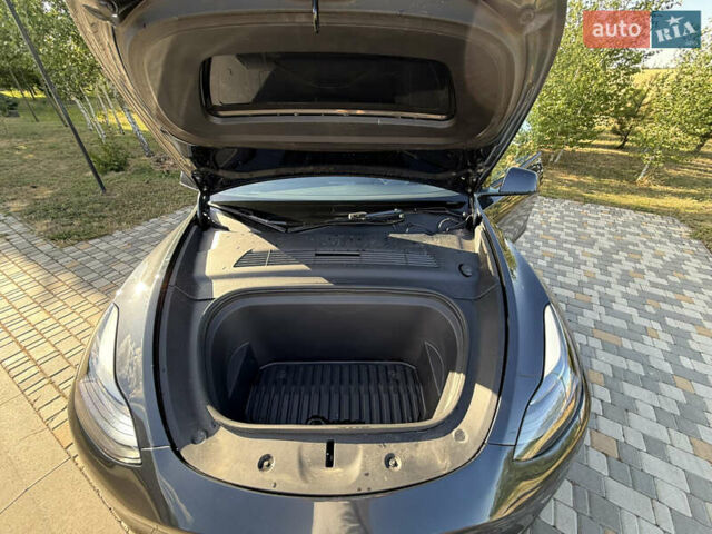 Серый Тесла Model Y, объемом двигателя 0 л и пробегом 3 тыс. км за 27000 $, фото 15 на Automoto.ua