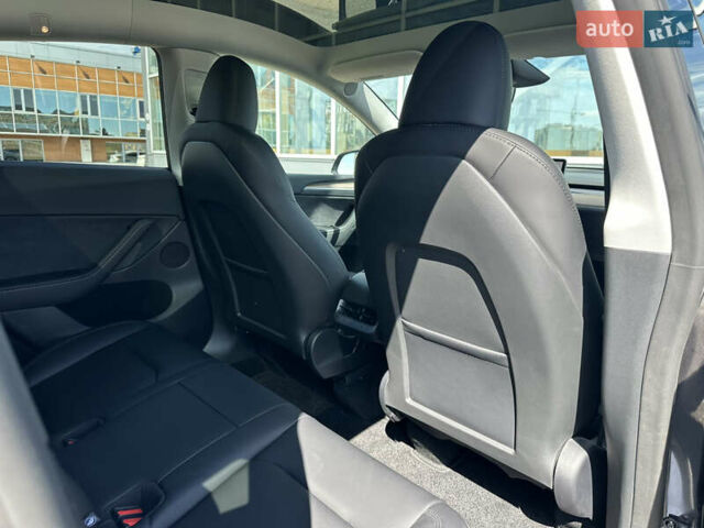 Серый Тесла Model Y, объемом двигателя 0 л и пробегом 1 тыс. км за 35490 $, фото 41 на Automoto.ua