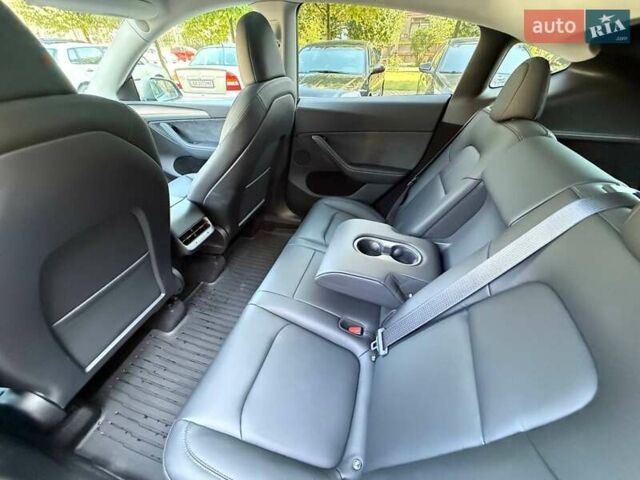 Серый Тесла Model Y, объемом двигателя 0 л и пробегом 15 тыс. км за 34999 $, фото 10 на Automoto.ua