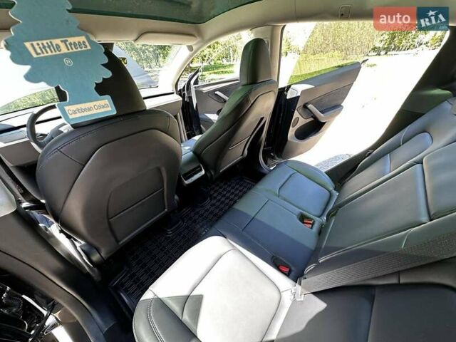 Серый Тесла Model Y, объемом двигателя 0 л и пробегом 19 тыс. км за 32500 $, фото 24 на Automoto.ua