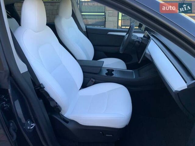 Сірий Тесла Model Y, об'ємом двигуна 0 л та пробігом 6 тис. км за 30900 $, фото 29 на Automoto.ua