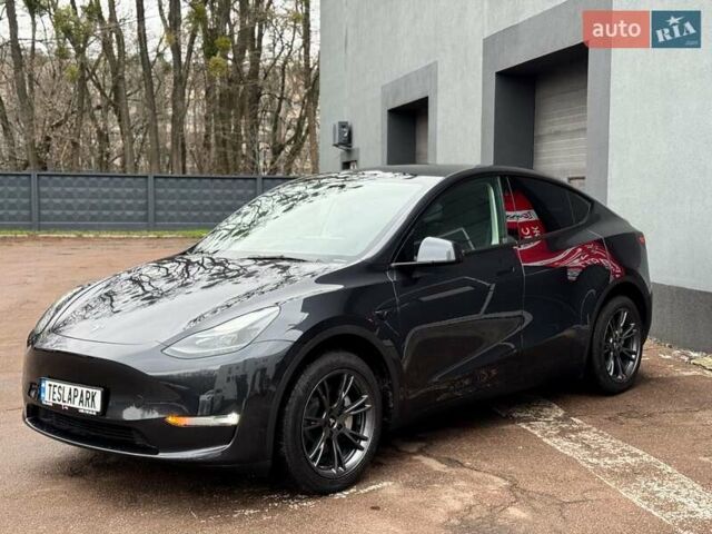Серый Тесла Model Y, объемом двигателя 0 л и пробегом 24 тыс. км за 33500 $, фото 3 на Automoto.ua