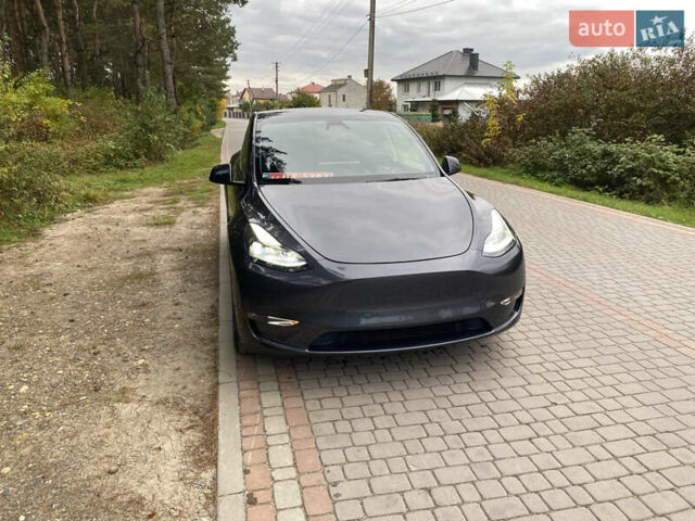 Серый Тесла Model Y, объемом двигателя 0 л и пробегом 12 тыс. км за 30800 $, фото 6 на Automoto.ua