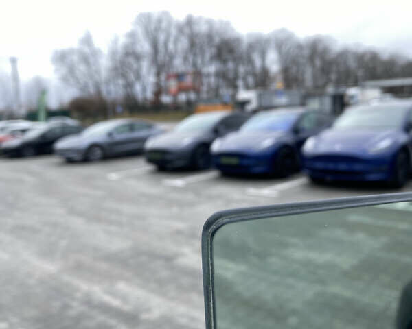 Серый Тесла Model Y, объемом двигателя 0 л и пробегом 25 тыс. км за 33900 $, фото 8 на Automoto.ua