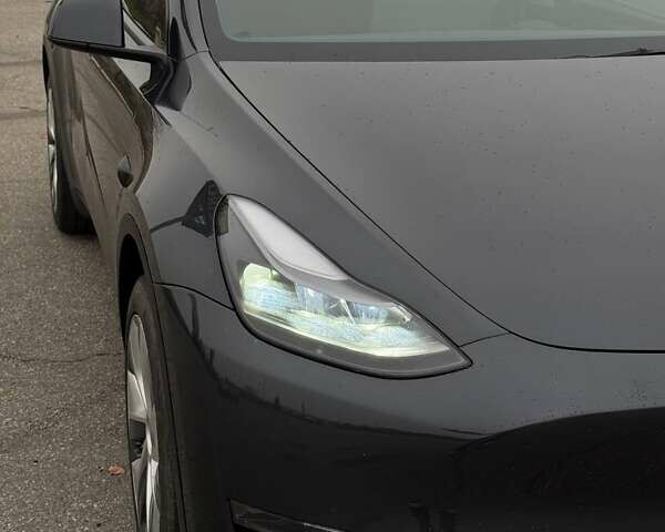 Серый Тесла Model Y, объемом двигателя 0 л и пробегом 38 тыс. км за 33500 $, фото 20 на Automoto.ua