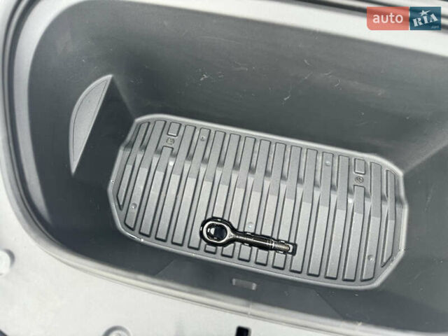 Тесла Model Y 2024 в Ковель на Automoto.ua Серый Тесла Model Y, объемом двигателя 0 л и пробегом 40 тыс. км за 37550 $, фото 26 на Automoto.ua