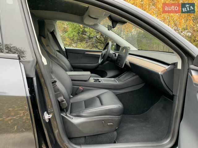 Серый Тесла Model Y, объемом двигателя 0 л и пробегом 14 тыс. км за 32300 $, фото 11 на Automoto.ua