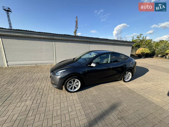Серый Тесла Model Y, объемом двигателя 0 л и пробегом 25 тыс. км за 31000 $, фото 5 на Automoto.ua