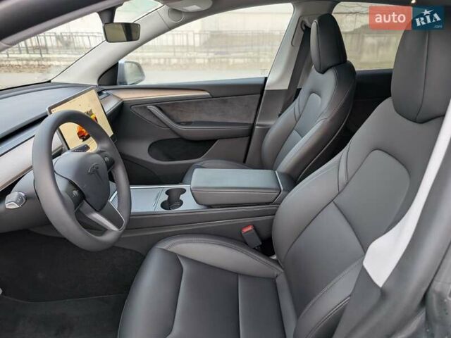 Серый Тесла Model Y, объемом двигателя 0 л и пробегом 6 тыс. км за 42900 $, фото 22 на Automoto.ua