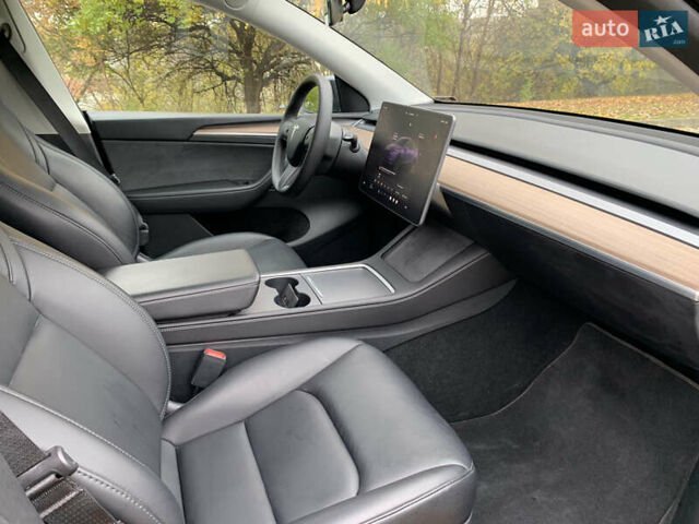 Серый Тесла Model Y, объемом двигателя 0 л и пробегом 14 тыс. км за 32300 $, фото 14 на Automoto.ua