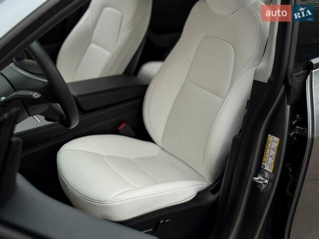 Сірий Тесла Model Y, об'ємом двигуна 0 л та пробігом 26 тис. км за 37500 $, фото 12 на Automoto.ua