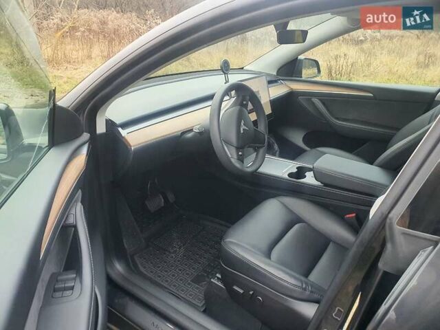 Серый Тесла Model Y, объемом двигателя 0 л и пробегом 25 тыс. км за 28000 $, фото 8 на Automoto.ua
