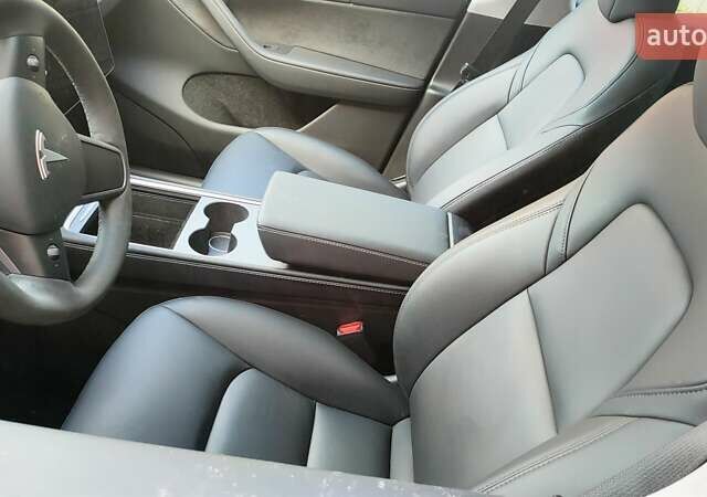 Серый Тесла Model Y, объемом двигателя 0 л и пробегом 13 тыс. км за 26199 $, фото 7 на Automoto.ua