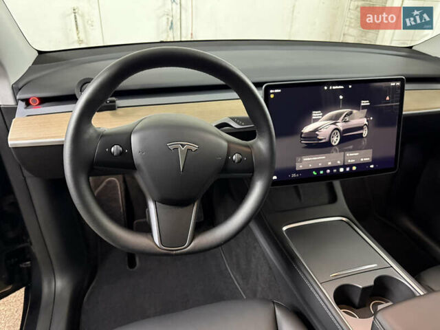 Серый Тесла Model Y, объемом двигателя 0 л и пробегом 21 тыс. км за 28900 $, фото 29 на Automoto.ua