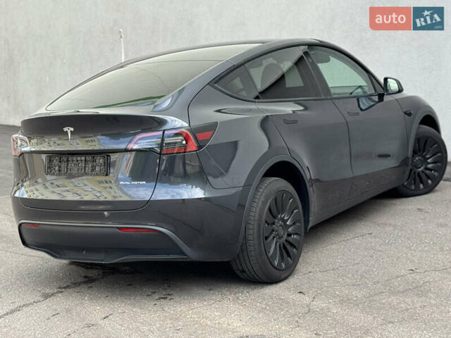 Серый Тесла Model Y, объемом двигателя 0 л и пробегом 14 тыс. км за 33500 $, фото 3 на Automoto.ua