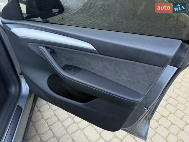 Серый Тесла Model Y, объемом двигателя 0 л и пробегом 9 тыс. км за 19800 $, фото 29 на Automoto.ua