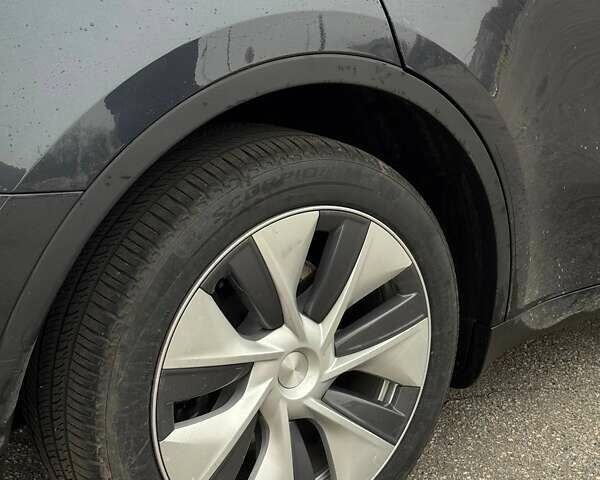 Серый Тесла Model Y, объемом двигателя 0 л и пробегом 38 тыс. км за 33500 $, фото 14 на Automoto.ua