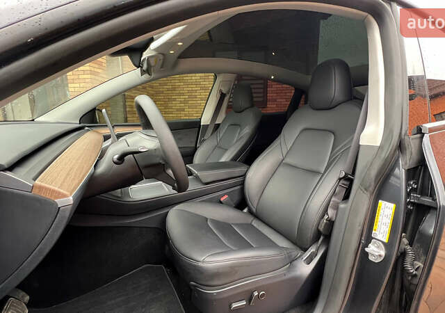 Серый Тесла Model Y, объемом двигателя 0 л и пробегом 21 тыс. км за 24000 $, фото 14 на Automoto.ua