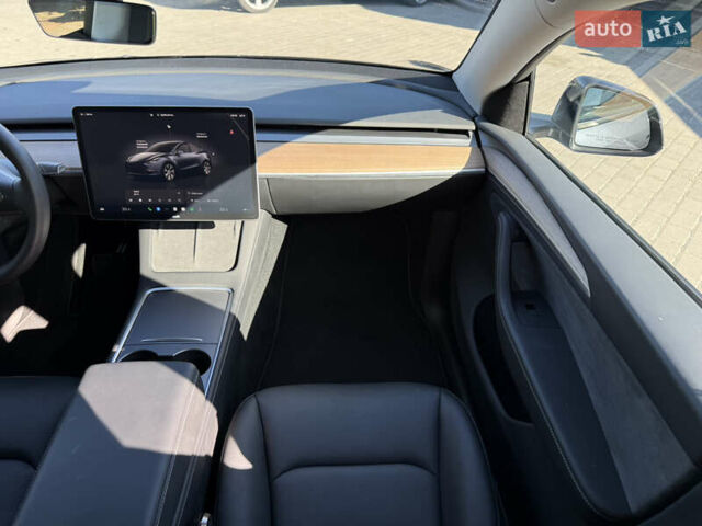 Серый Тесла Model Y, объемом двигателя 0 л и пробегом 12 тыс. км за 29500 $, фото 61 на Automoto.ua