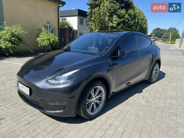 Серый Тесла Model Y, объемом двигателя 0 л и пробегом 12 тыс. км за 30000 $, фото 4 на Automoto.ua