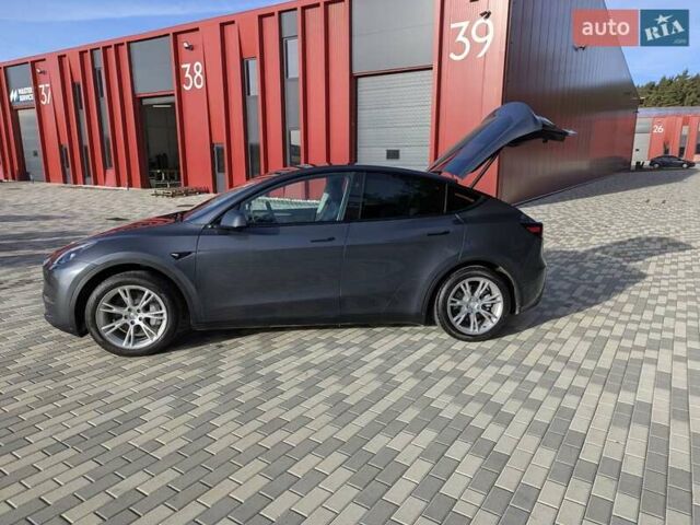 Серый Тесла Model Y, объемом двигателя 0 л и пробегом 29 тыс. км за 30500 $, фото 9 на Automoto.ua