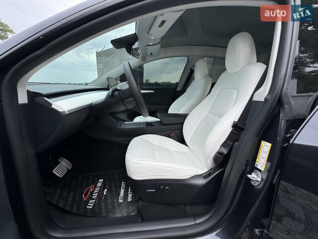 Серый Тесла Model Y, объемом двигателя 0 л и пробегом 7 тыс. км за 33999 $, фото 6 на Automoto.ua