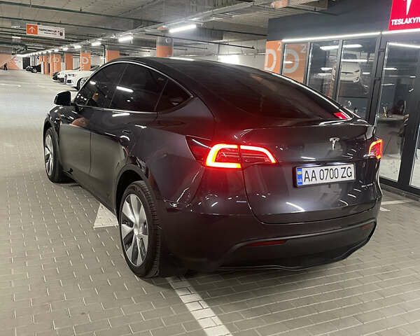 Серый Тесла Model Y, объемом двигателя 0 л и пробегом 15 тыс. км за 31999 $, фото 3 на Automoto.ua