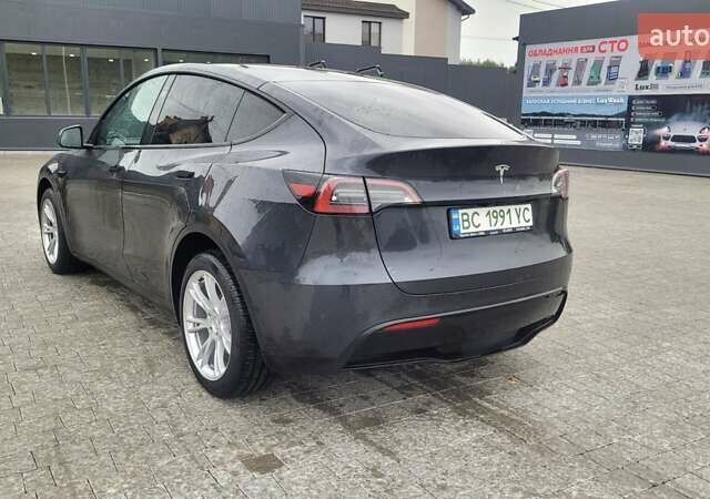 Серый Тесла Model Y, объемом двигателя 0 л и пробегом 30 тыс. км за 31500 $, фото 6 на Automoto.ua