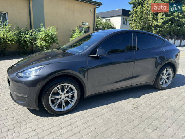 Серый Тесла Model Y, объемом двигателя 0 л и пробегом 12 тыс. км за 30000 $, фото 5 на Automoto.ua