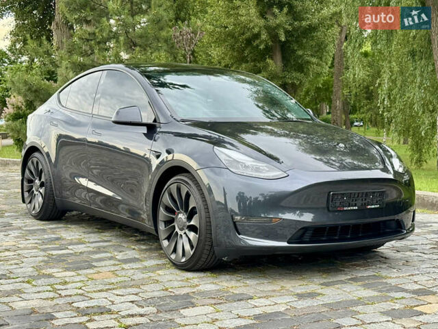 Серый Тесла Model Y, объемом двигателя 0 л и пробегом 7 тыс. км за 33999 $, фото 2 на Automoto.ua