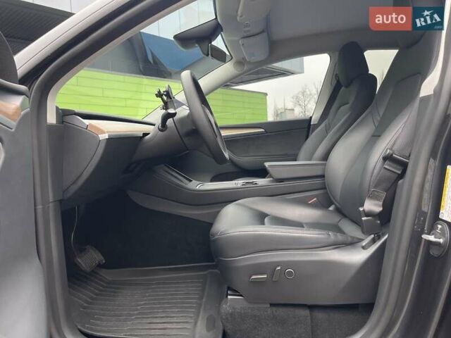 Серый Тесла Model Y, объемом двигателя 0 л и пробегом 22 тыс. км за 34700 $, фото 20 на Automoto.ua