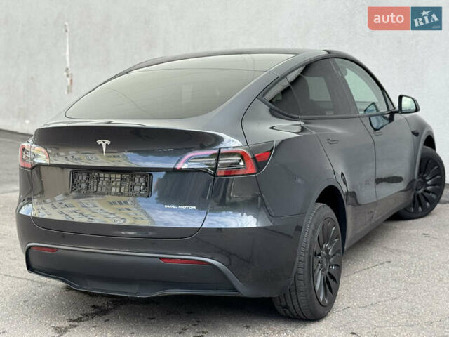 Серый Тесла Model Y, объемом двигателя 0 л и пробегом 14 тыс. км за 33500 $, фото 4 на Automoto.ua