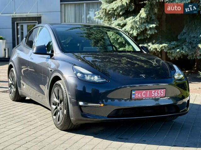 Серый Тесла Model Y, объемом двигателя 0 л и пробегом 12 тыс. км за 29500 $, фото 5 на Automoto.ua