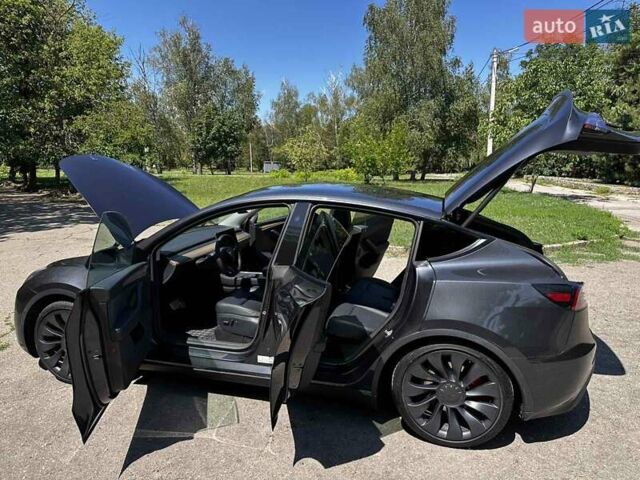 Серый Тесла Model Y, объемом двигателя 0 л и пробегом 19 тыс. км за 32500 $, фото 26 на Automoto.ua