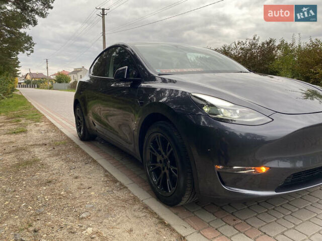 Серый Тесла Model Y, объемом двигателя 0 л и пробегом 12 тыс. км за 30800 $, фото 5 на Automoto.ua