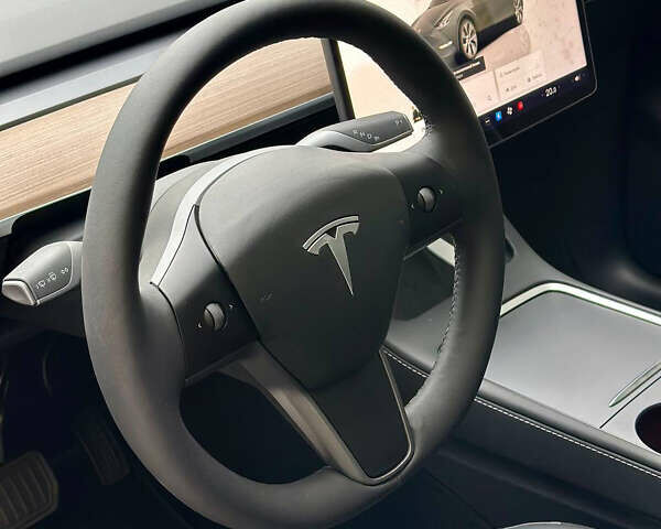 Серый Тесла Model Y, объемом двигателя 0 л и пробегом 1 тыс. км за 42000 $, фото 23 на Automoto.ua