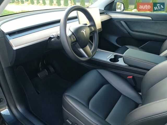Серый Тесла Model Y, объемом двигателя 0 л и пробегом 7 тыс. км за 30800 $, фото 11 на Automoto.ua