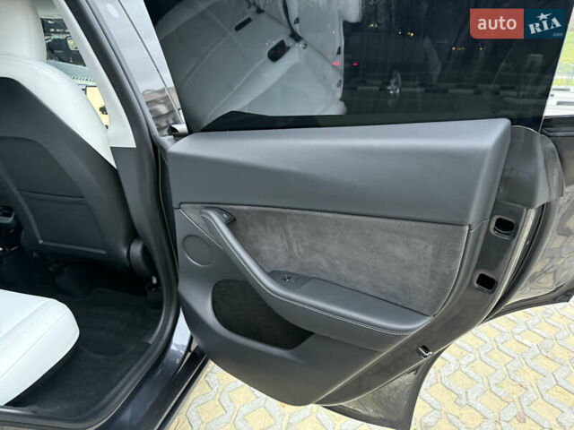 Серый Тесла Model Y, объемом двигателя 0 л и пробегом 5 тыс. км за 29490 $, фото 19 на Automoto.ua