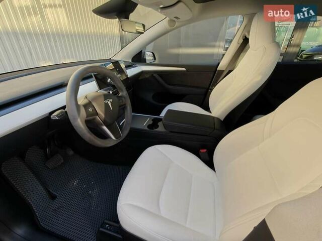 Серый Тесла Model Y, объемом двигателя 0 л и пробегом 21 тыс. км за 34000 $, фото 11 на Automoto.ua