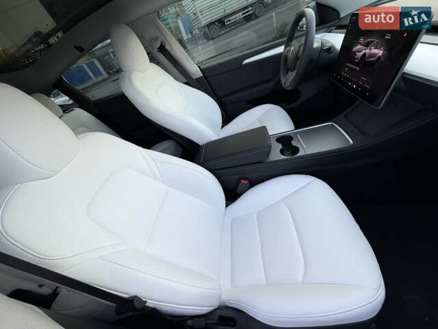 Сірий Тесла Model Y, об'ємом двигуна 0 л та пробігом 6 тис. км за 33000 $, фото 17 на Automoto.ua