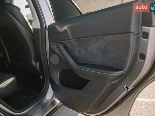 Сірий Тесла Model Y, об'ємом двигуна 0 л та пробігом 12 тис. км за 32500 $, фото 83 на Automoto.ua