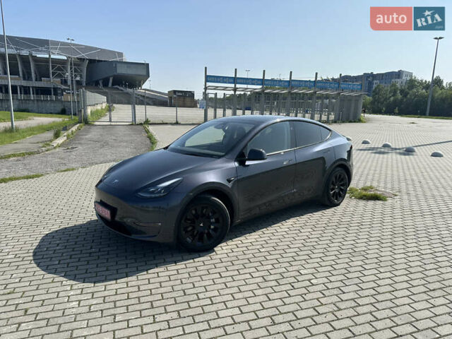 Серый Тесла Model Y, объемом двигателя 0 л и пробегом 32 тыс. км за 28000 $, фото 5 на Automoto.ua