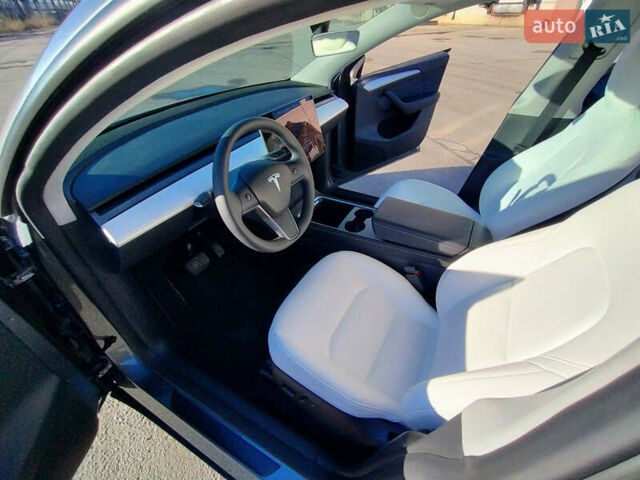 Сірий Тесла Model Y, об'ємом двигуна 0 л та пробігом 15 тис. км за 29988 $, фото 25 на Automoto.ua