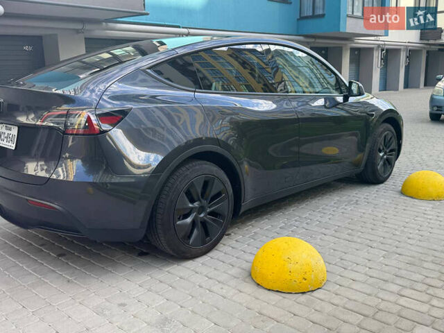 Серый Тесла Model Y, объемом двигателя 0 л и пробегом 3 тыс. км за 29800 $, фото 5 на Automoto.ua